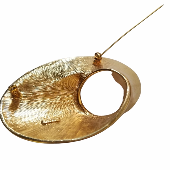 Vintage Mid Century Monet Oval Gold Tone Brooch Pin - Picture 9 of 12